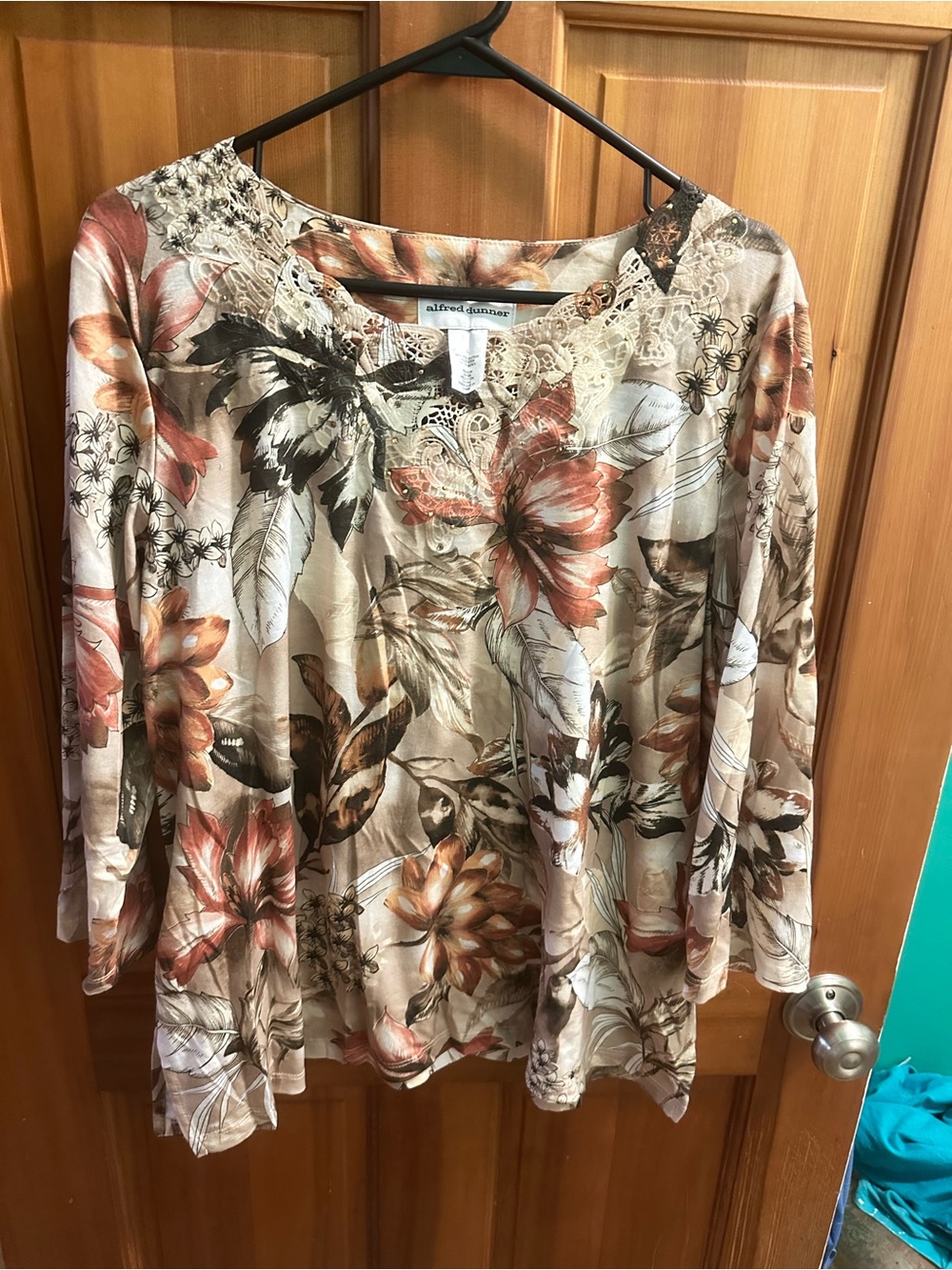 Alfred Dunner Beige Floral Lace-Trim Long Sleeve Tee with Rust Accents